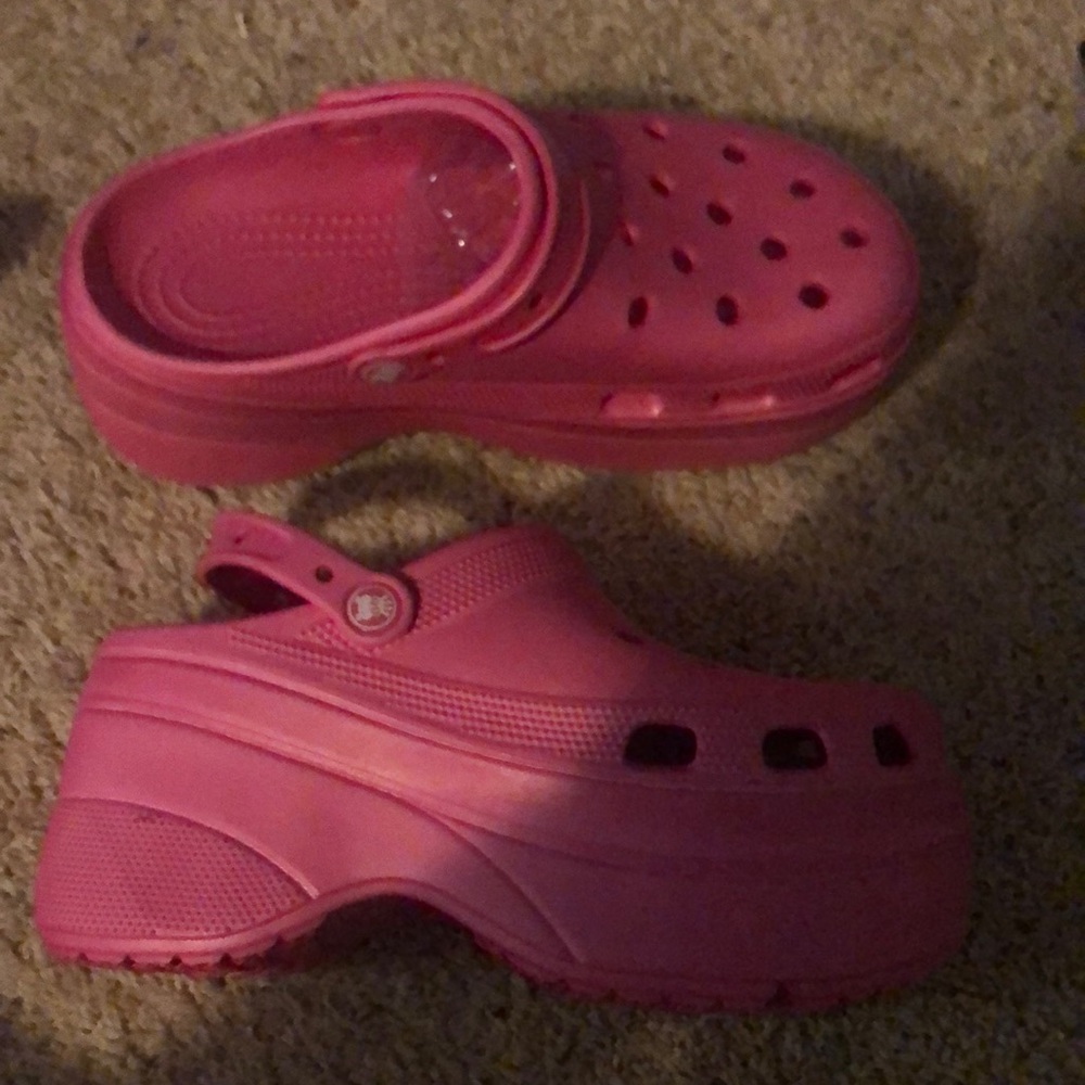 OFF BRAND CROCS PINK HIGH TOP